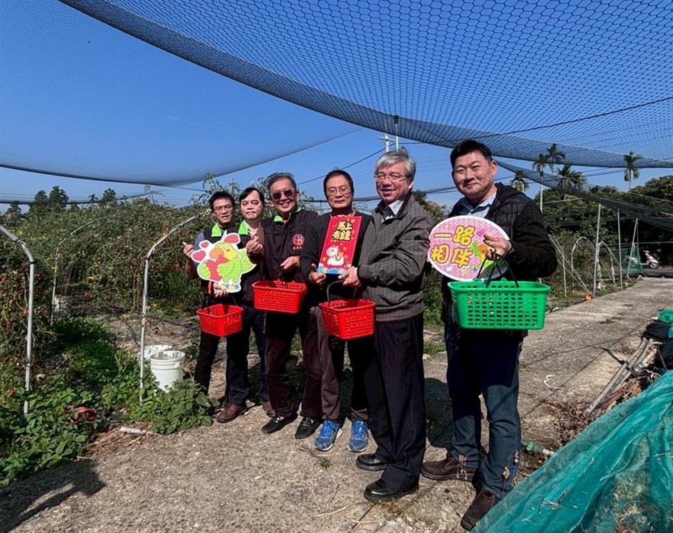 嘉義犯保與嘉義地檢署檢察長共同關懷受風災馨生人